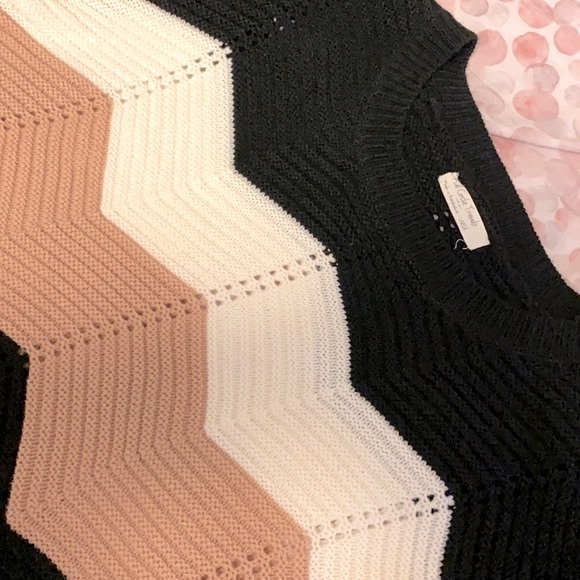 full circle trends Sweaters - Knit Striped Zig Zag Sweater